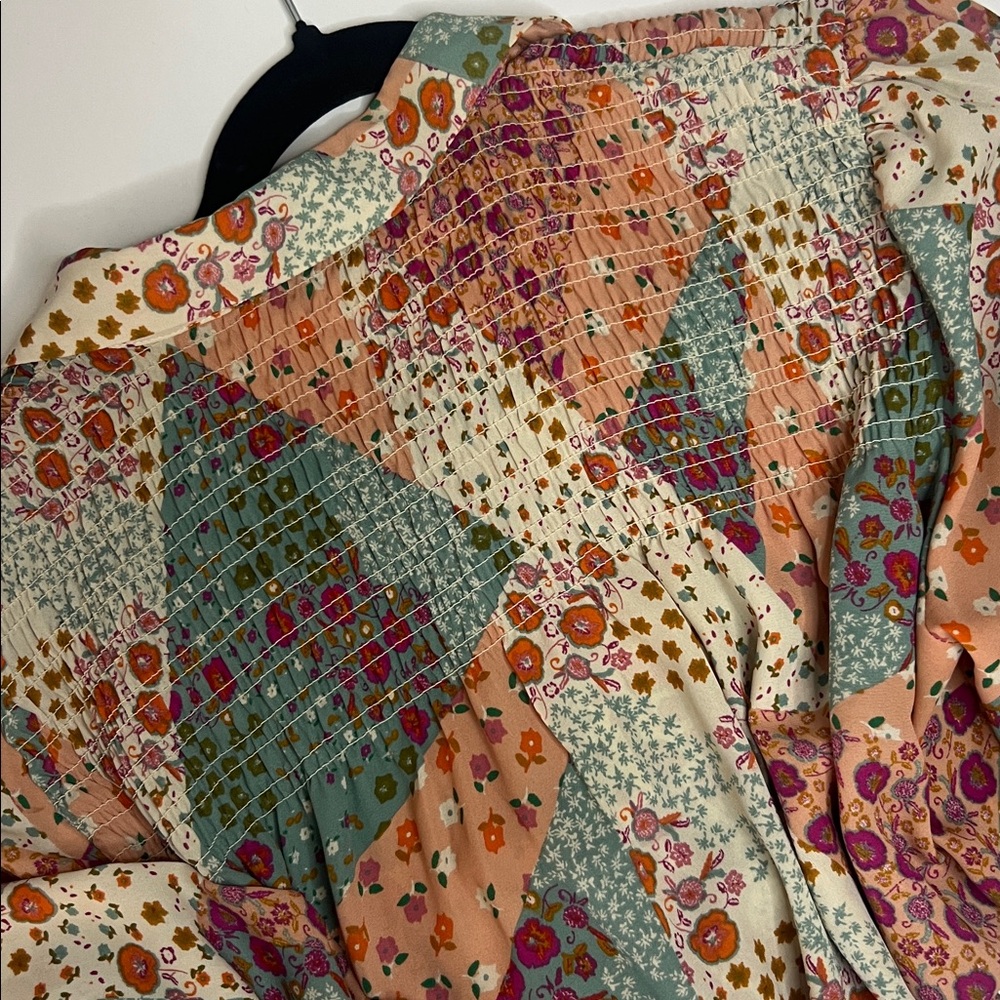 Like New Women’s Rose & Olive Multicolor Floral Blouse - Picture 10 of 10